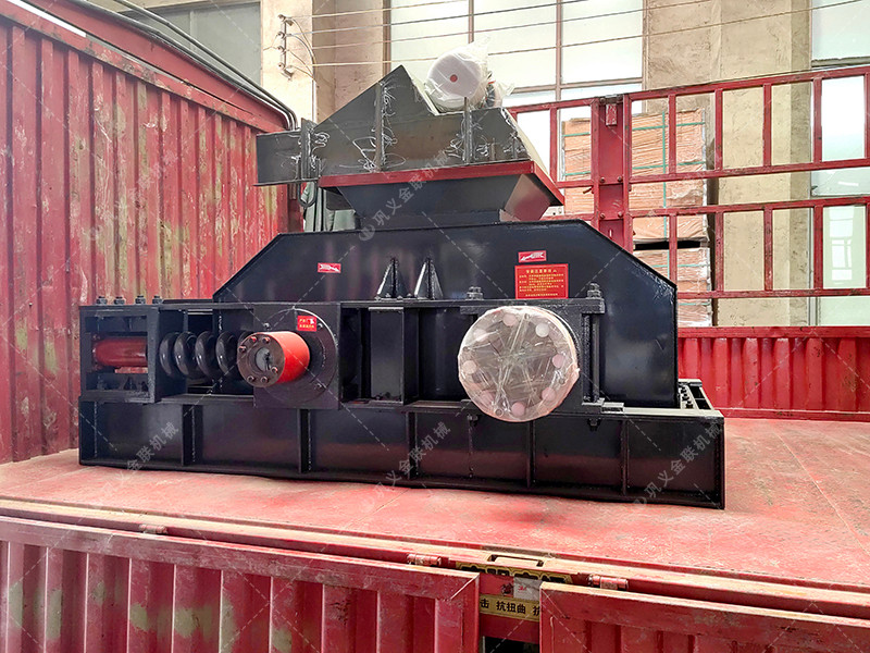 2PG800x600對輥破碎機發往貴州貴陽破碎鵝卵石