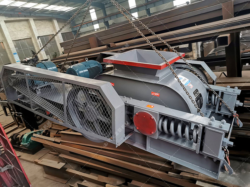 2臺雙齒輥破碎機發(fā)貨現(xiàn)場圖片_發(fā)往新疆_破碎原煤