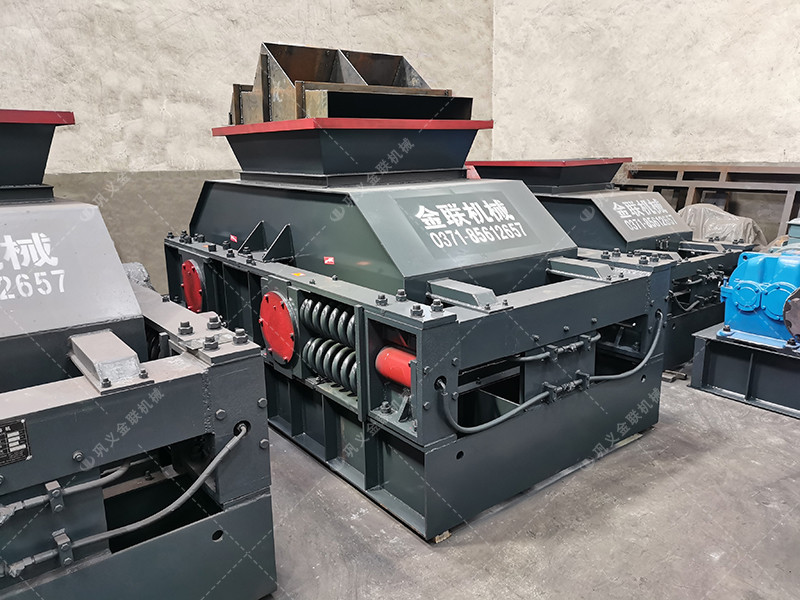 中型2PG1007彈簧式對輥制砂機(jī)發(fā)貨圖片